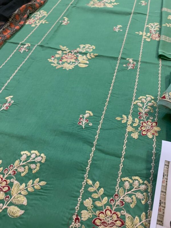EMBORIDERY LAWN 3PC P&D-3 - Image 4