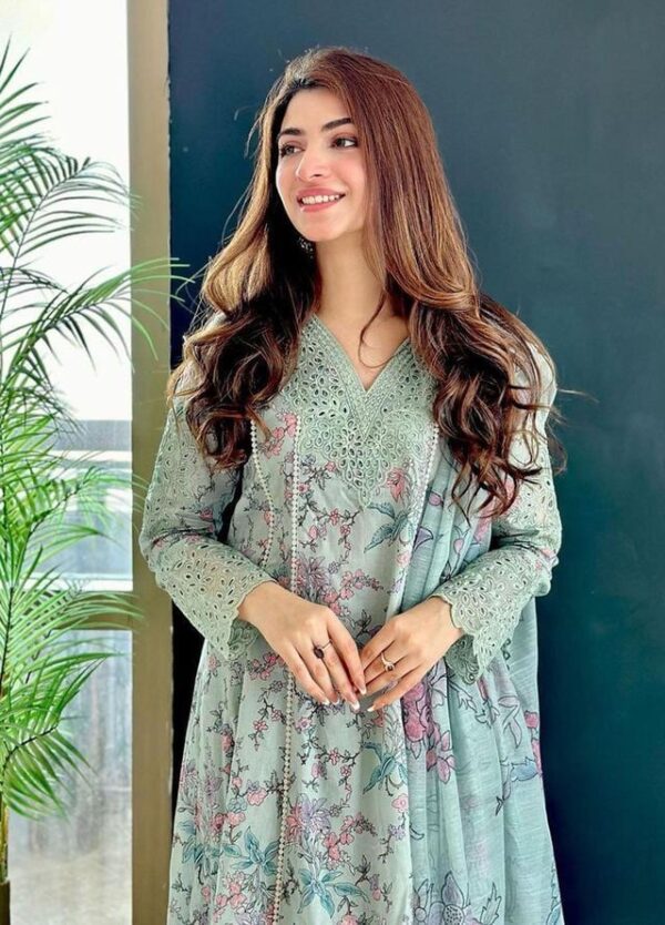 IZNIK Printed pure Lawn Collection-MI - Image 2
