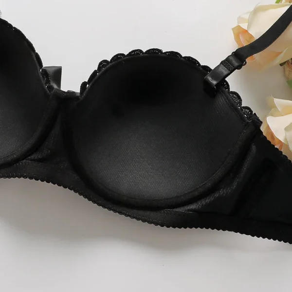 Embroidered butterfly with underwire - Image 14