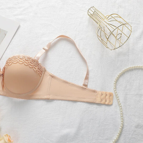 Embroidered butterfly with underwire - Image 5